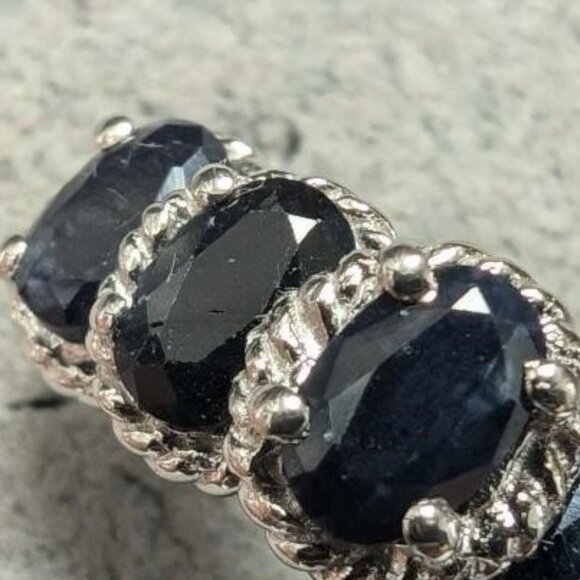 Silver 2.5Ct Sapphire Ring, Suggested Retail Value $300 - Picture 2 of 2